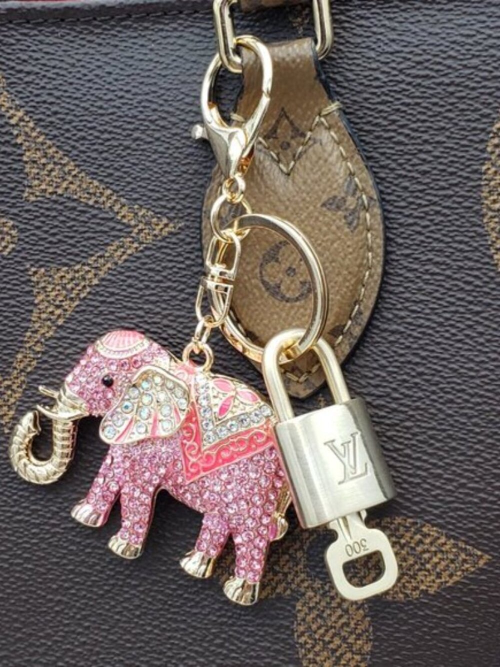 Louis Vuitton Gold Lock 🔑 Authentic LV Padlock + Bag Unbranded Elephant Charm